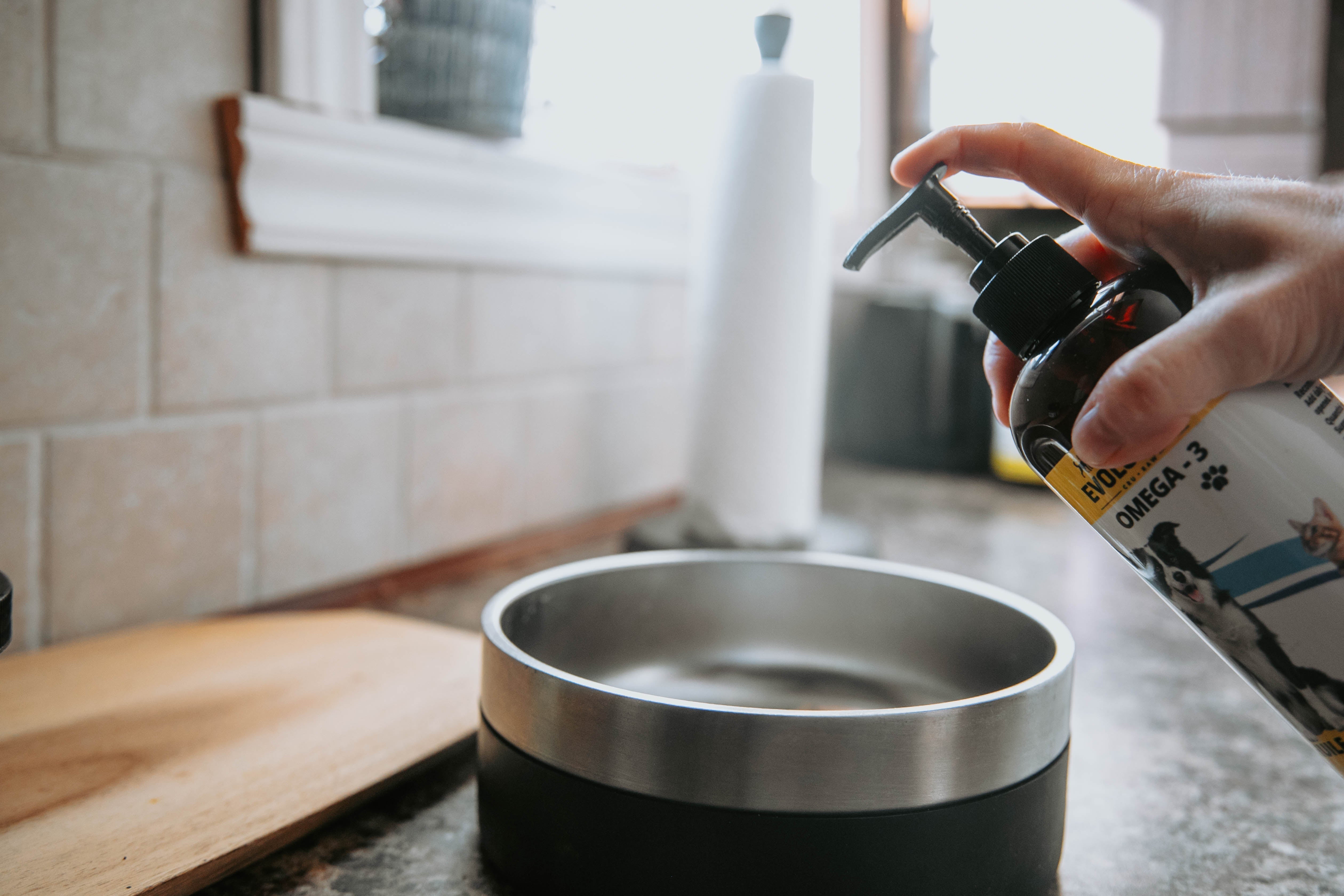 Gros plan sur les huiles pour chiens : séparer le vrai du faux